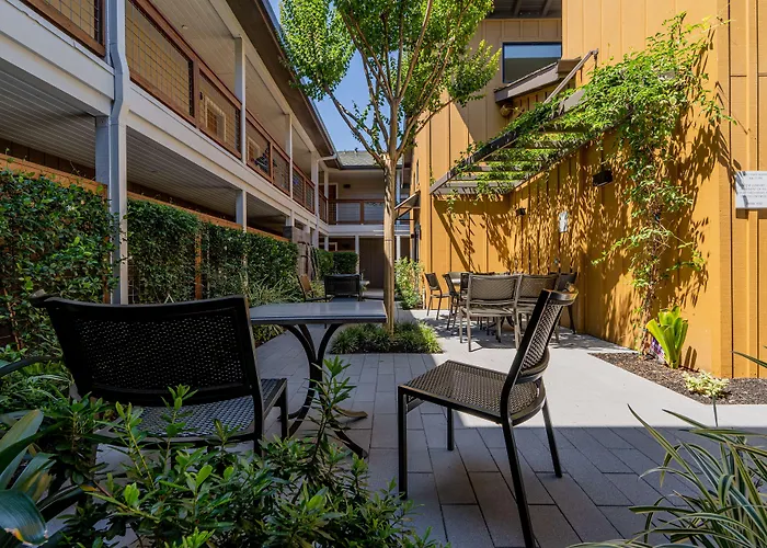 Best Western Plus Stevenson Manor